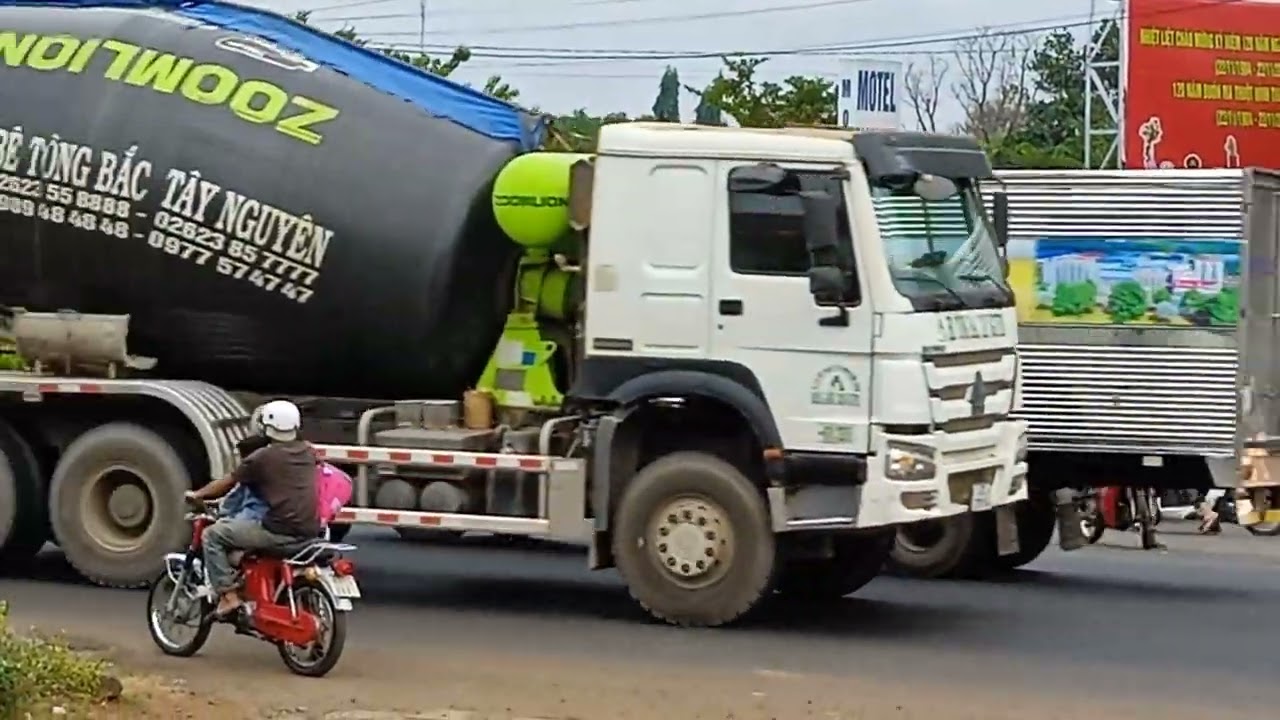 nhóm chợ ven đường.