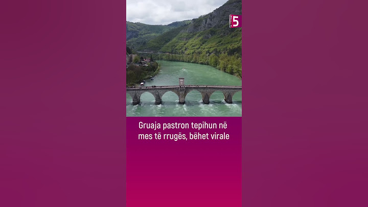 Gruaja pastron tepihun në mes të rrugës, bëhet virale #shorts #fyp #viral