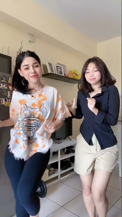 pamer bokong @rere