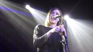 Aldous Harding - Wuthering Heights (Kate Bush) (Hoxton Square Bar and Kitchen, London, 04/04/2016) chords