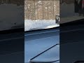 【免許をはく奪してほしい】雪道の対向車線を走る悪質な運転手と道路を滑る人【危険運転】