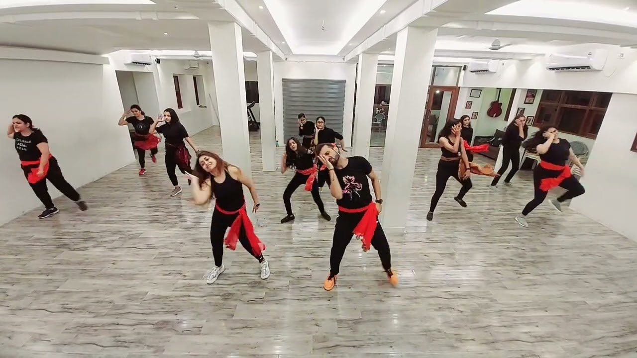 Chunnari Chunnari | Biwi No 1 | Impulse Studio Mumbai | Weekend Bollydazzle