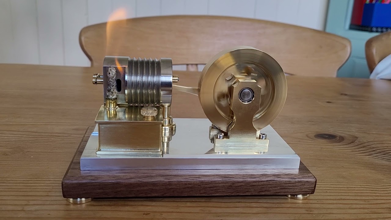 Internal valve flame licker engine built to a design by Jan Ridders ...