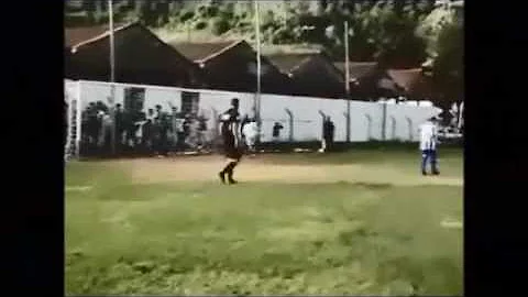 Douglas Schaeffer Goleiro ( 97 )