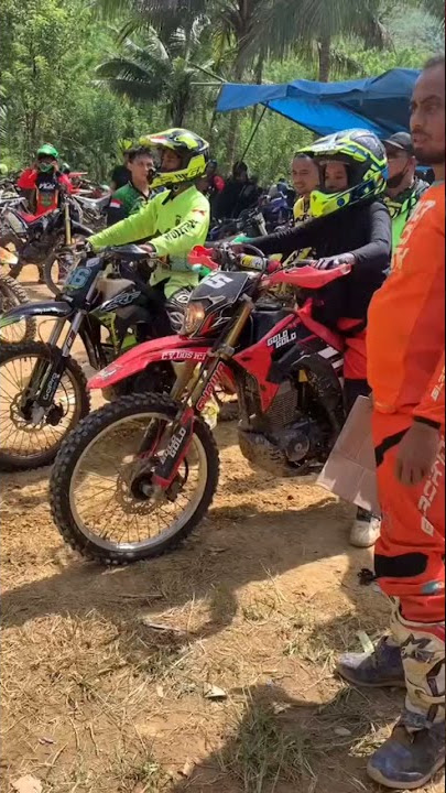 cewek cantik ngetrail taklukkan tanjakan build up #shorts