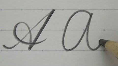 2種類の筆記体でアルファベットを書いてみた