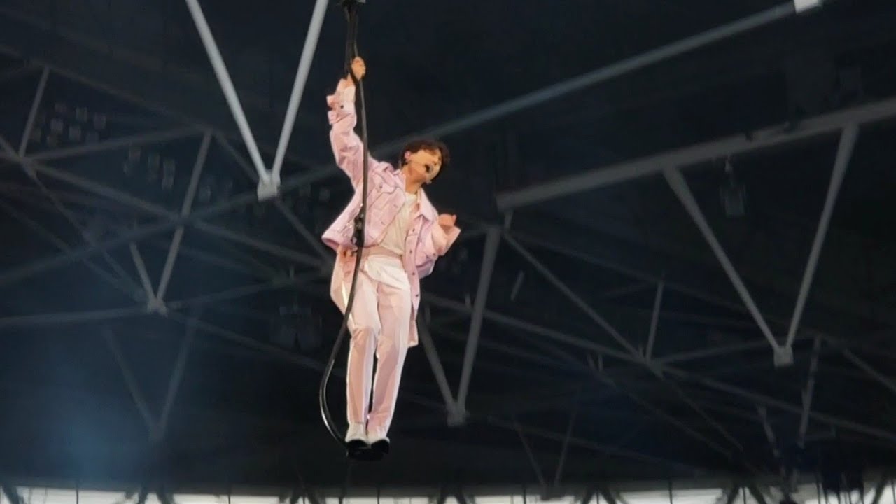 DAY 2 - 190602 Jungkook Euphoria @ BTS 방탄소년단 Speak Yourself Wembley Stadium London Concert Fancam