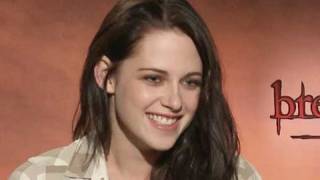 Kristen Stewart Junket Interview: Breaking Dawn Part 1