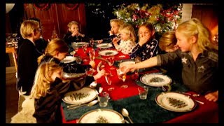 Video thumbnail of "Guus Meeuwis - Vrolijk Kerstfeest Allemaal (Official Video)"