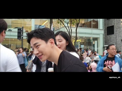 [한글 자막] "아, 아저씨 맞죠 뭐 하하..." 졸지에 아저씨 된 준호, 팬캠(2PM Junho)