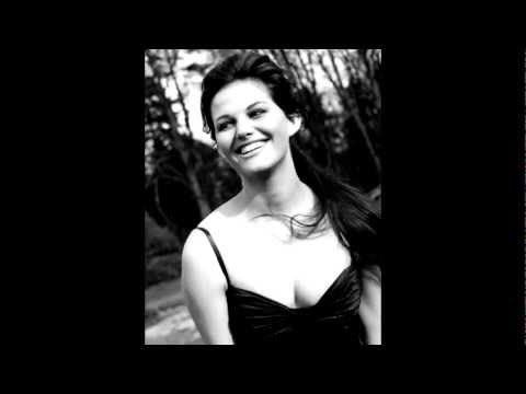 CLAUDIA CARDINALE OMAGGIO