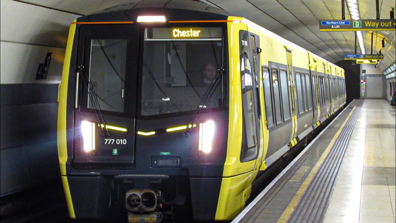 passenger-trains-at-moorfield-station-merseyrail-wirral-lines-youtube