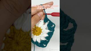 How to crochet the corners of granny square. #crochet #knitted #handmade