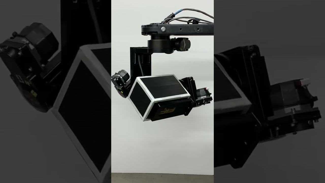 Super compact 3 axis motion control head.