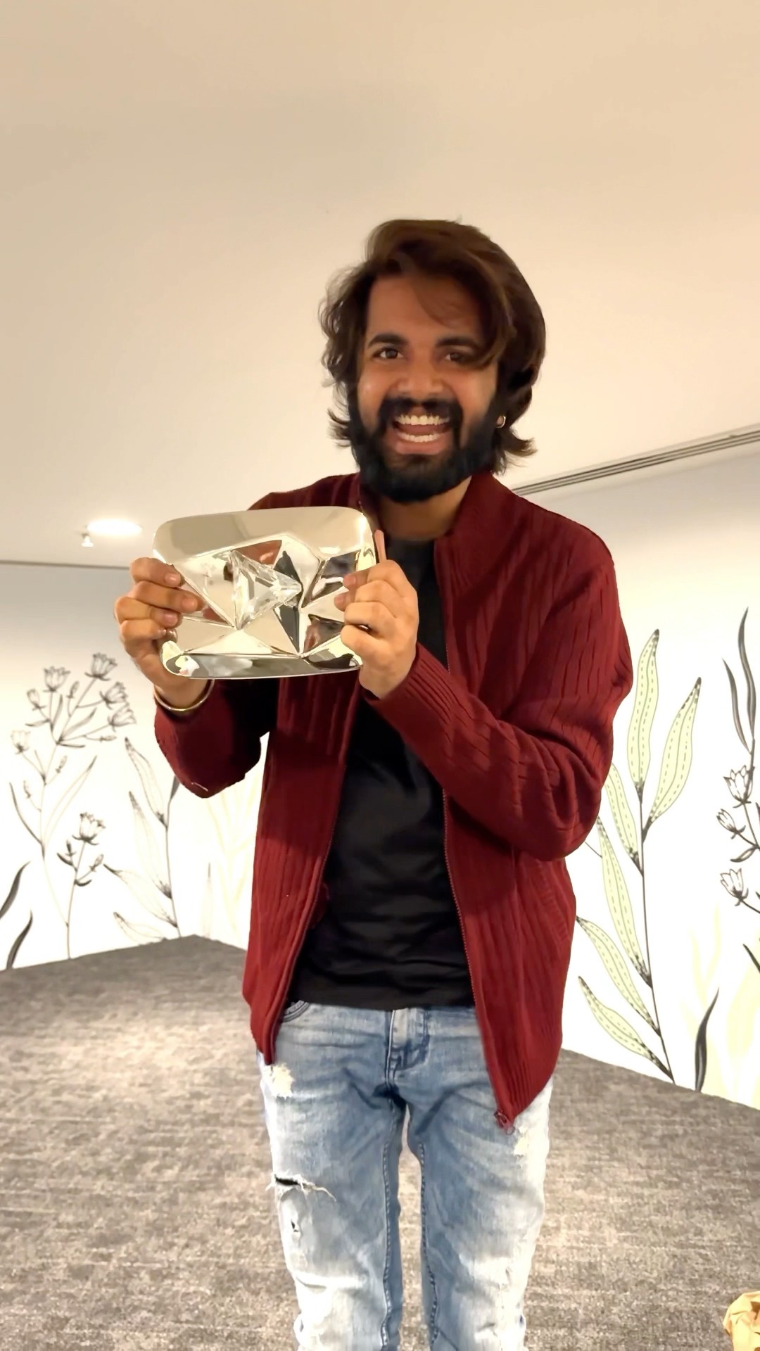 Finally my diamond is here..?? thank you so much everyone..??.  #diamond #diamondplaybutton