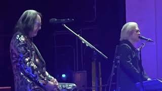 Video thumbnail of "Daryl Hall & Todd Rundgren - Wait For Me - Orpheum Theater - Boston, MA 4/11/22"