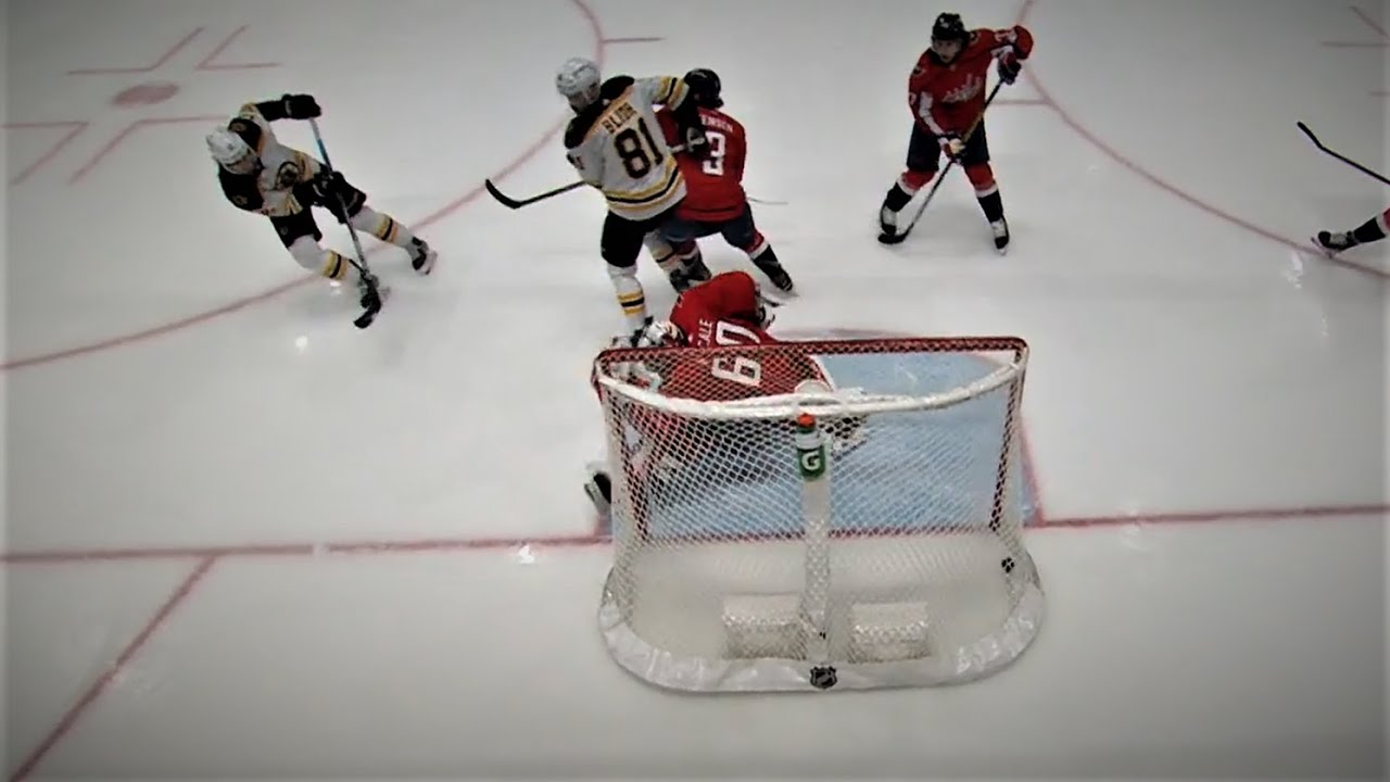 Craig Smith makes it 4 Straight For The Bruins Chasing Fucale From The Net