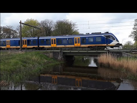 SNG 2326 als trein 9051 van Meppel naar Leeuwarden bij Meppel datum 1 Mei 2021