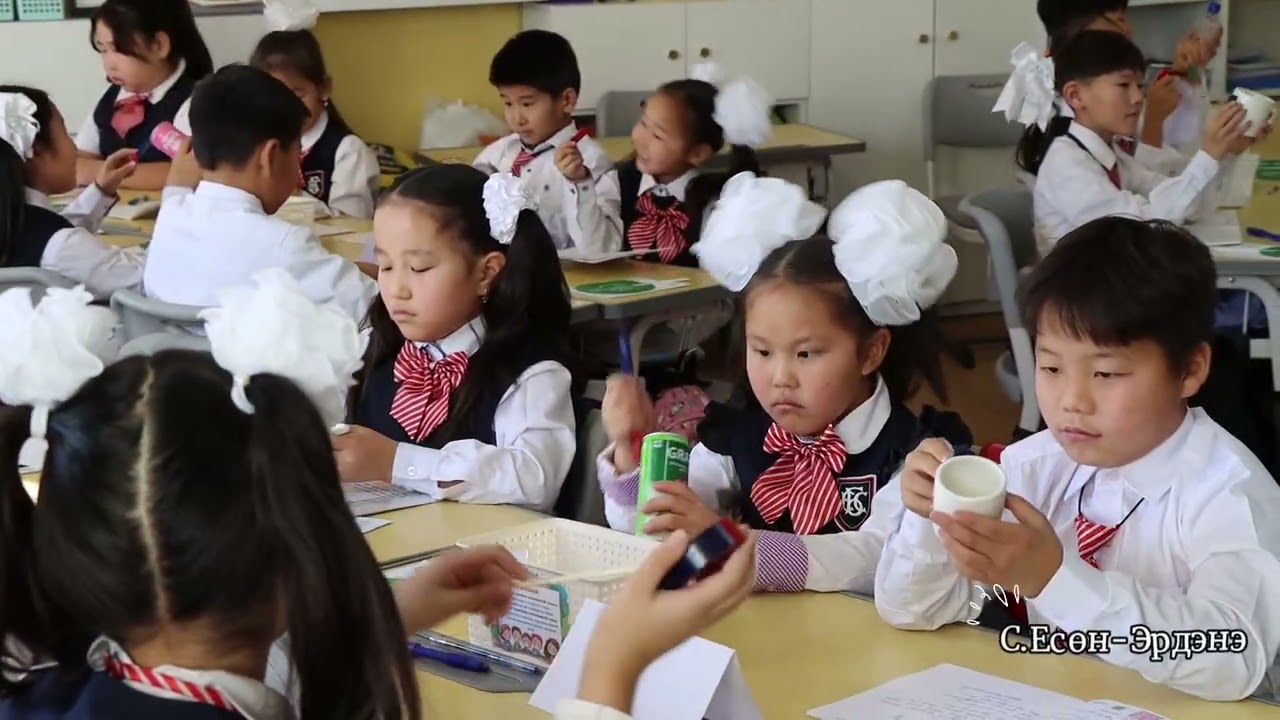 Хан-Уул сургуулийн бага ангийн багш С.Есөн Эрдэнэ