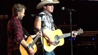 Miniatura del video "Dierks Bentley and Jon Pardi in Bristow "Check Yes or No" 6/09/17"