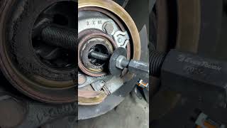 2007 Yukon Rear Wheel Bearing Removal with ABS