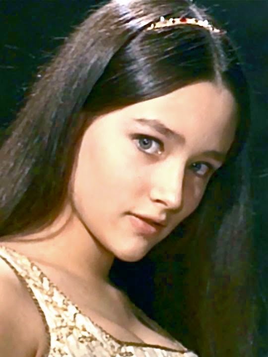 Tous les visages de l'amour - Charles Aznavour - Lyrics (Francés y Español) Tous les visages de l'amour - Charles Aznavour - Lyrics (Francés y Español)