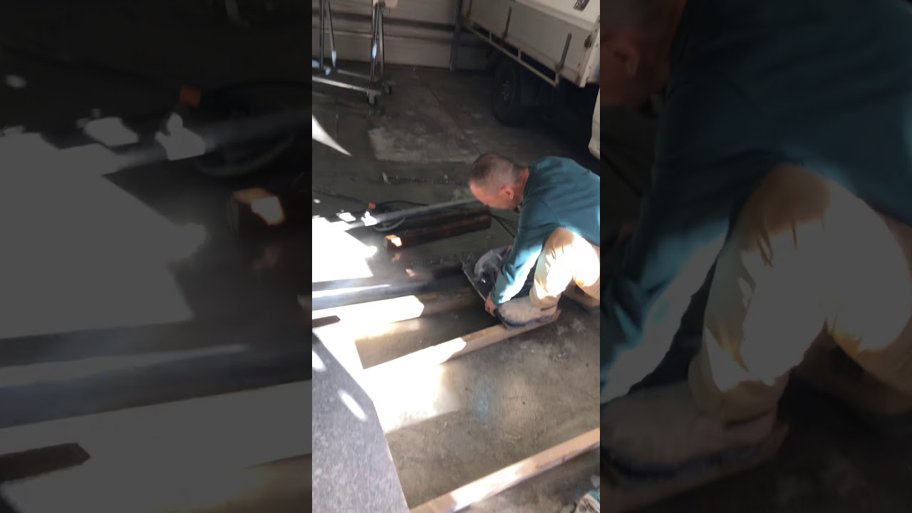 Cut the granite benchtop