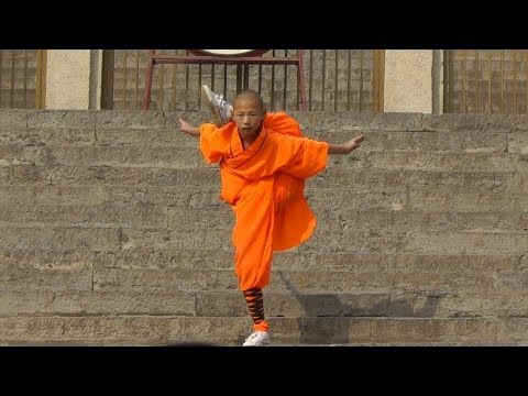 Wideo: Jak Dostać Się Do Klasztoru Shaolin