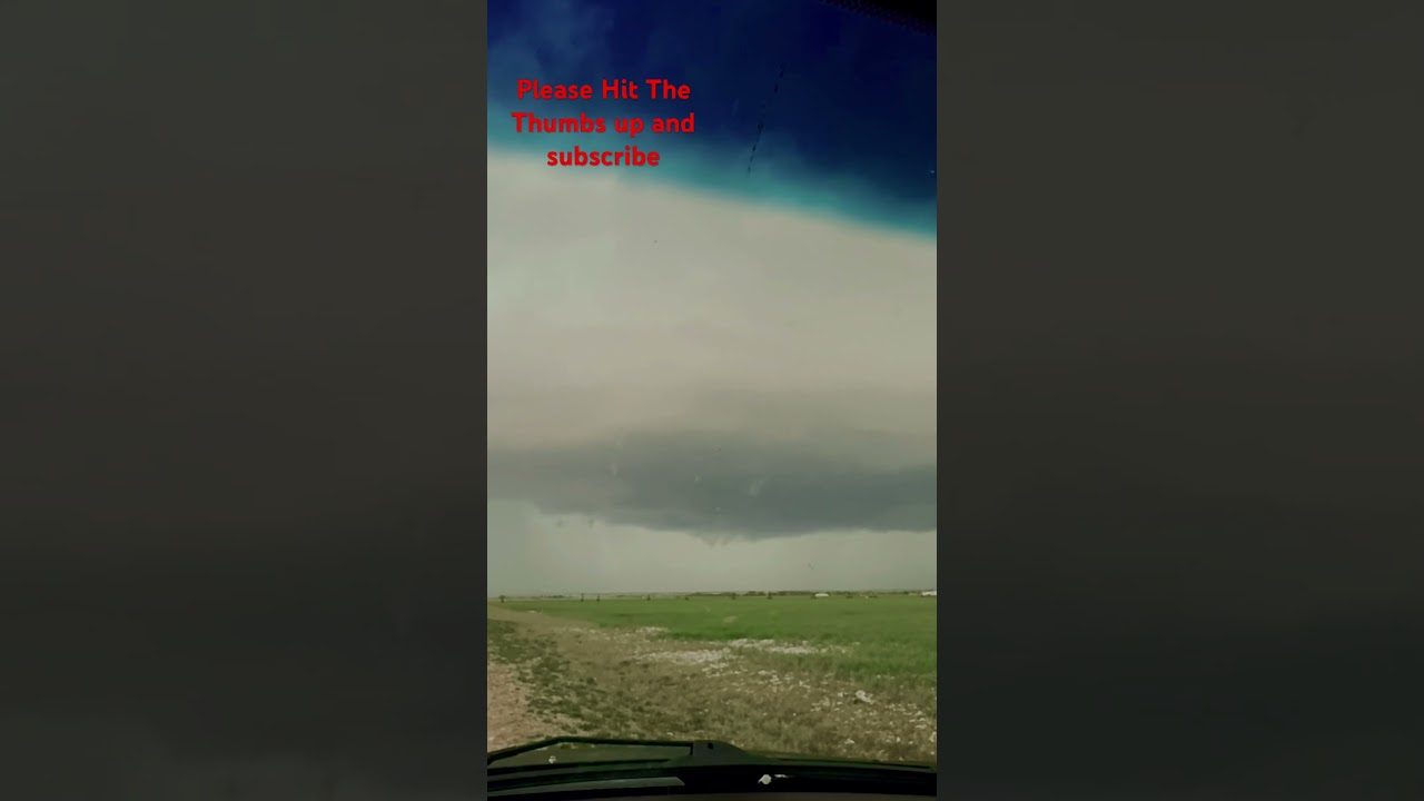 Insane Timelapse of a tornado forming less than 100 yards Missouri 