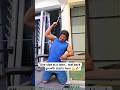 “One Arm Lat Pulldown 💪 Perfect Form or Not?”