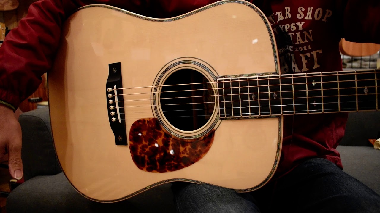 NEW/ASTURIAS D-EMBLEM@guitarshoptantan - YouTube