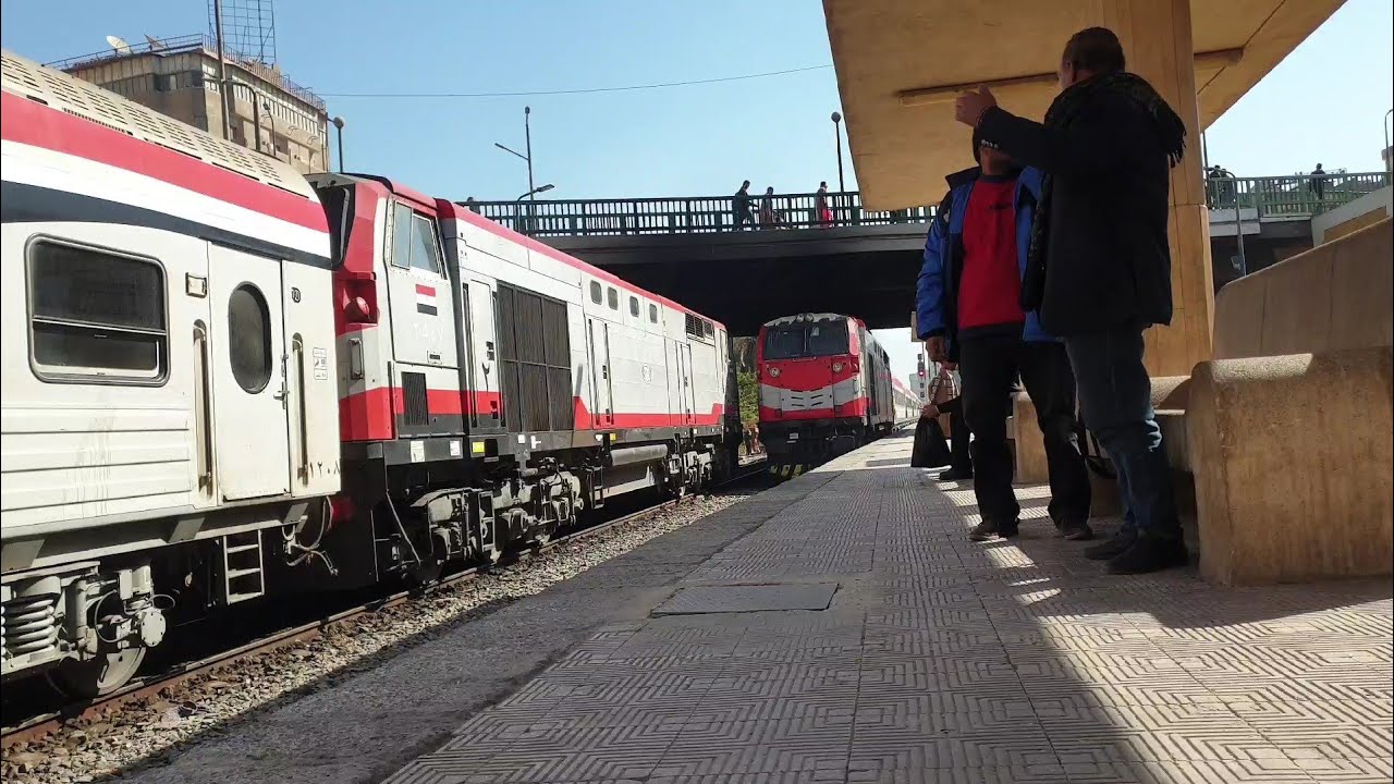 القطارات ١٠٠٦، ٩٨٠، ٨٧١ ، ٧٠٣