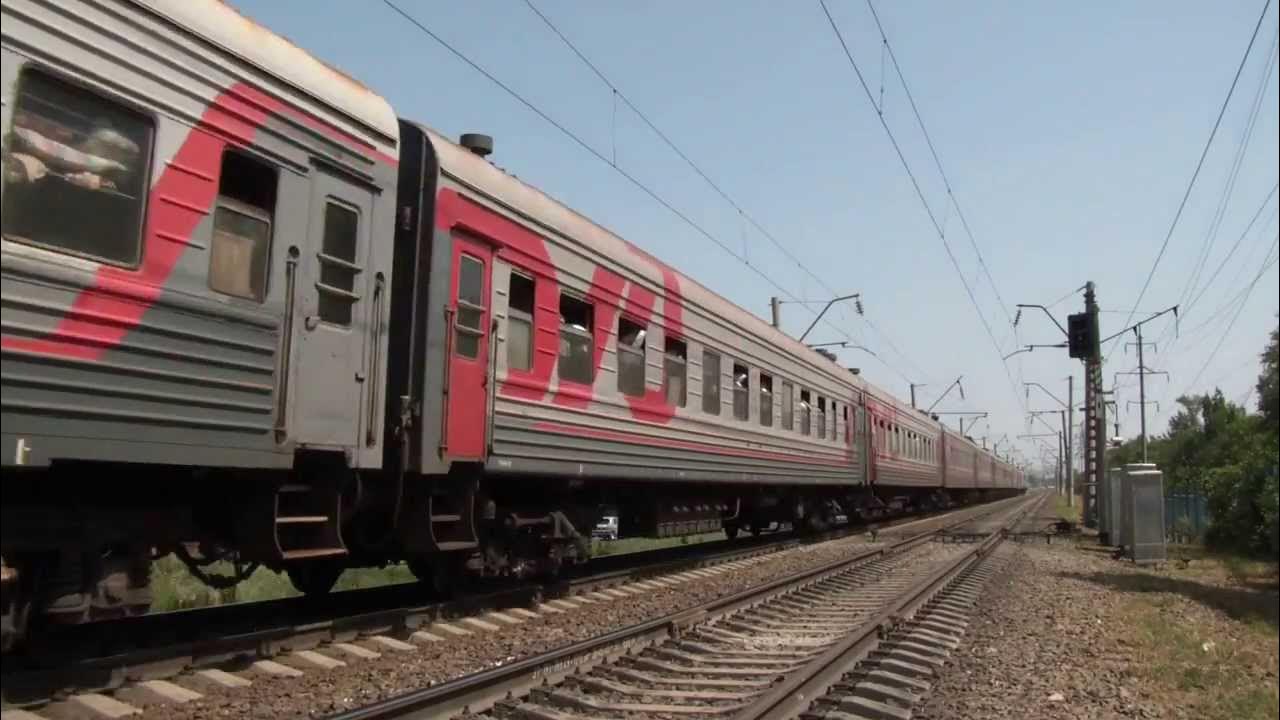 Поезд 524 казань. Вл10 1622. 2 этажный поезд москва казань. Эп20 с двухэтажным поездом. Вл10у 564.
