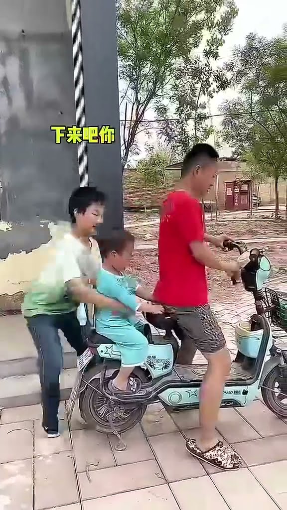 爸爸只带小米宝出去玩，不行这次我也要一起去！#Cute baby#Cute#呆萌小米宝#聪明宝宝#萌娃
