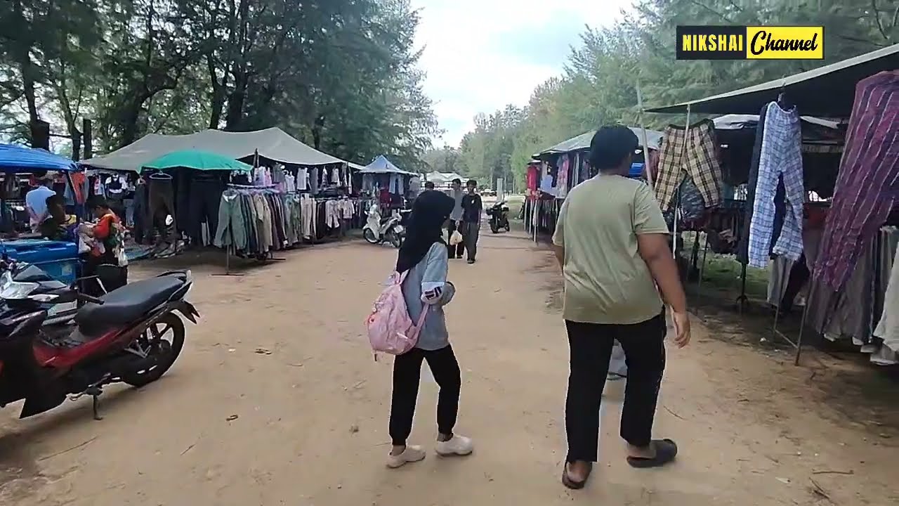 Pasar Bundle Pantai Timo, SaiBuri -  Thailand.