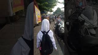 cepetan yg jln kaki nyampe sekolah ketimbang naik motor #ank SD #sekolah#jln