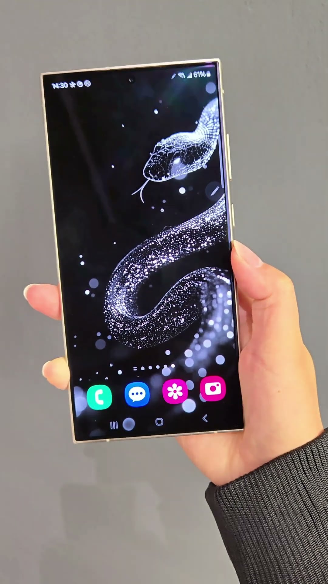 Without courage, it is difficult to control this wallpaper Samsung mobile phone s24ultra  #shorts