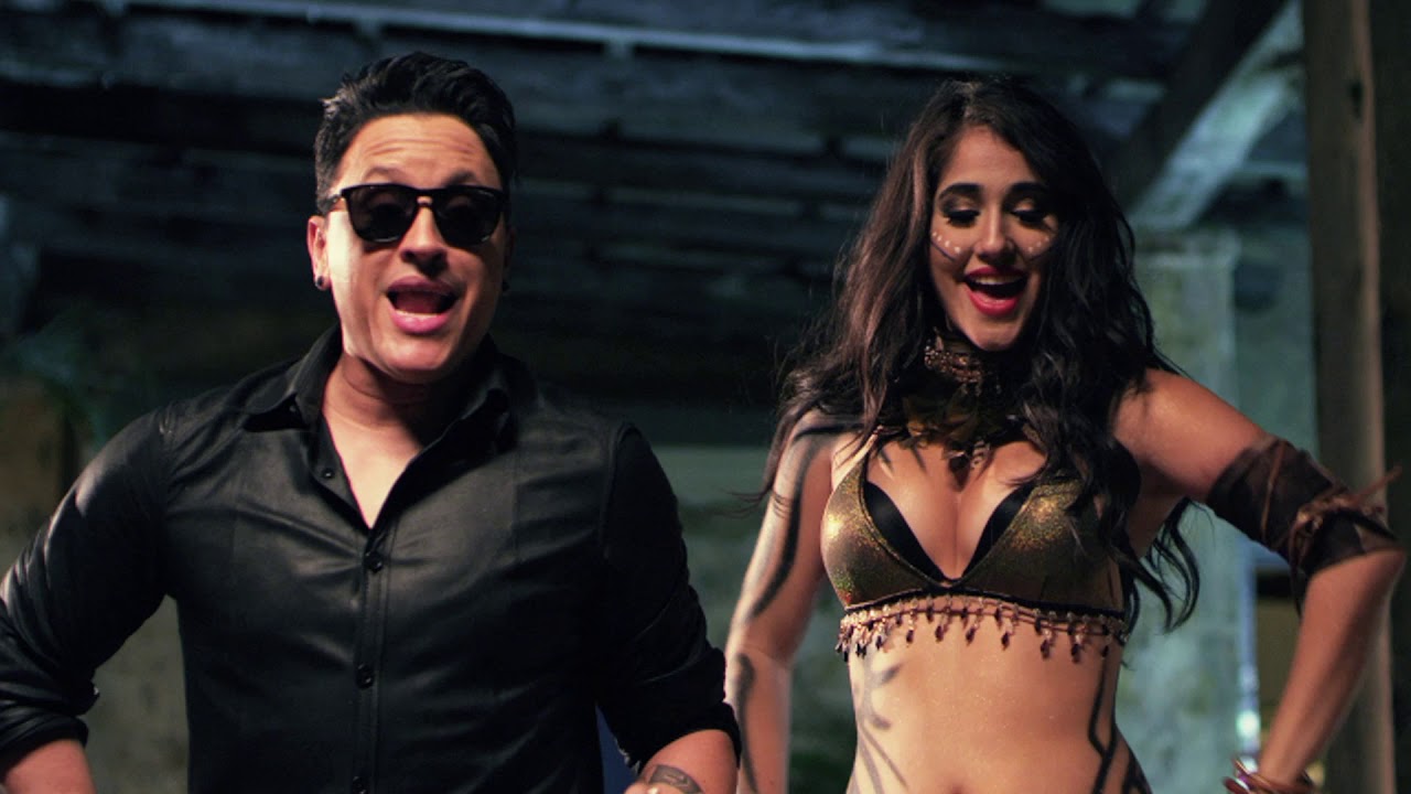 Elvis Crespo, Pitbull | Sopa De Caracol (Video Oficial)