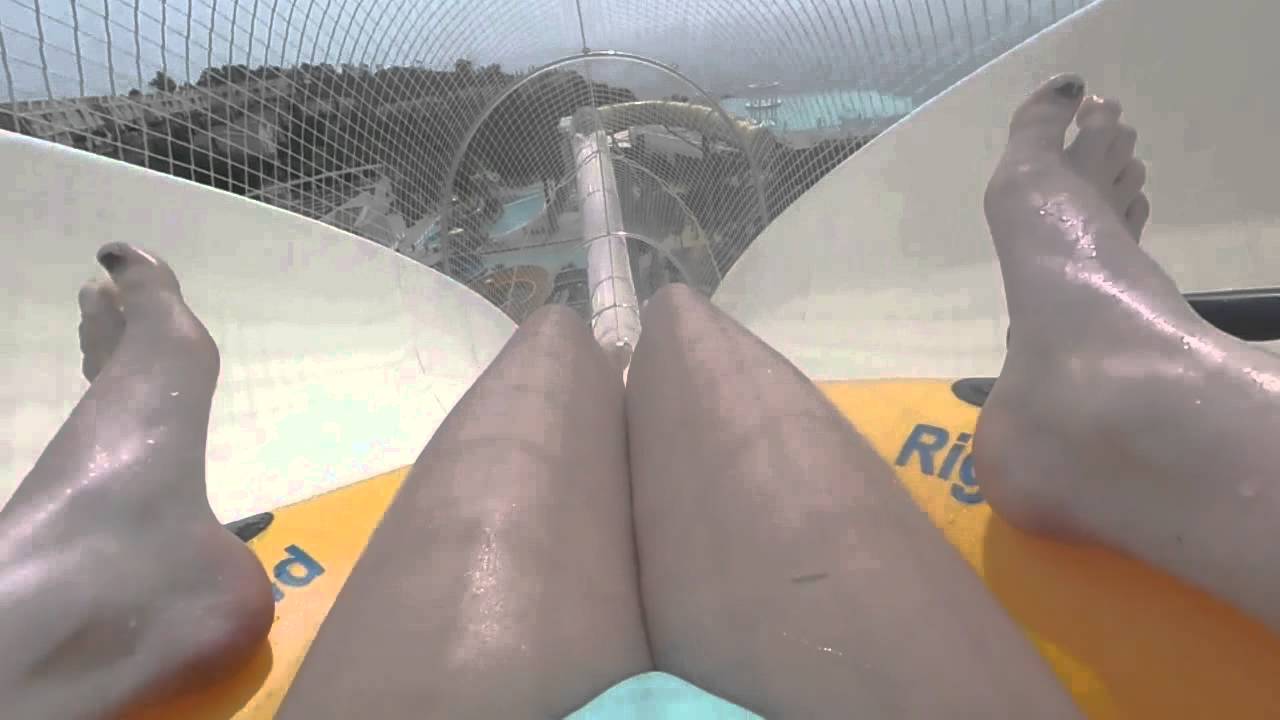 Courtney & Mia Water Slide Ozdere