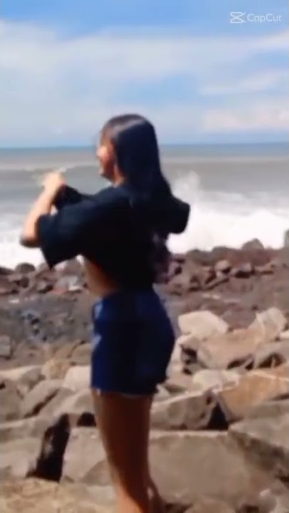 story' wa cewek cantik di pantai