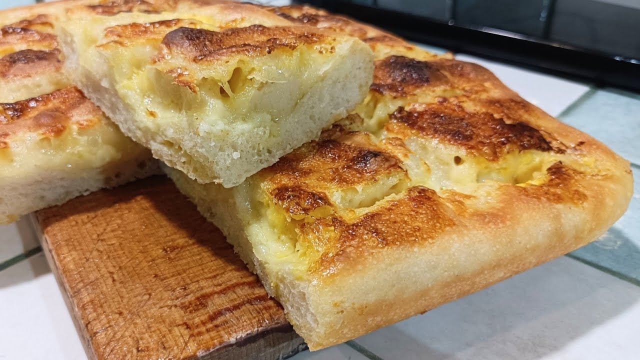 Focaccia Piumino  Soffice Dentro e Croccante Fuori || Ricetta con Lievito Madre  || Cheese Bread 🍞