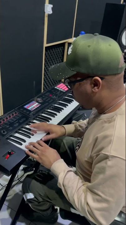 PRINCE BULO makes a GQOM beat in the kitchen