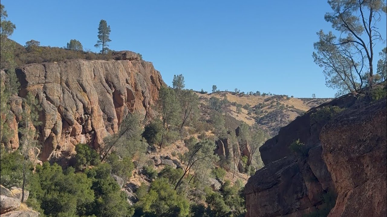 Это национальный парк Пиннаклс — не обычный парк.