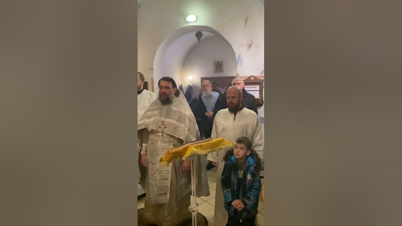 Величаем вас, Архангели и Ангели, и вся воинства, Херувими и Серафими ...