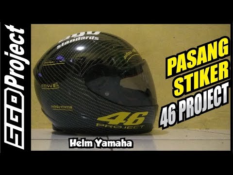 Pasang Stiker  Decal Helm  46 Project Universal di Helm  