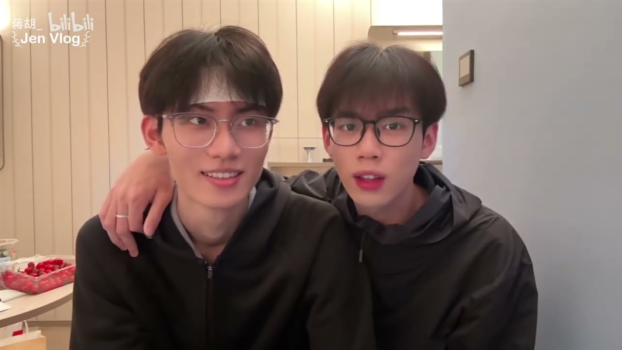 [Гей/BL] «Какое максимальное приемлемое время ответа на сообщение?» Цзян Пэнхань и Ху Цзин