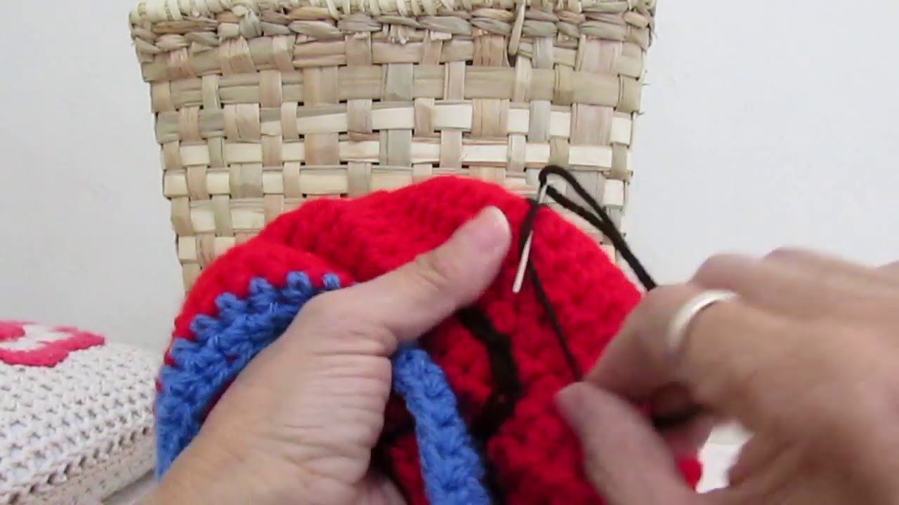 Gorro de Spiderman tejido en crochet y bordado ·º parte, - YouTube