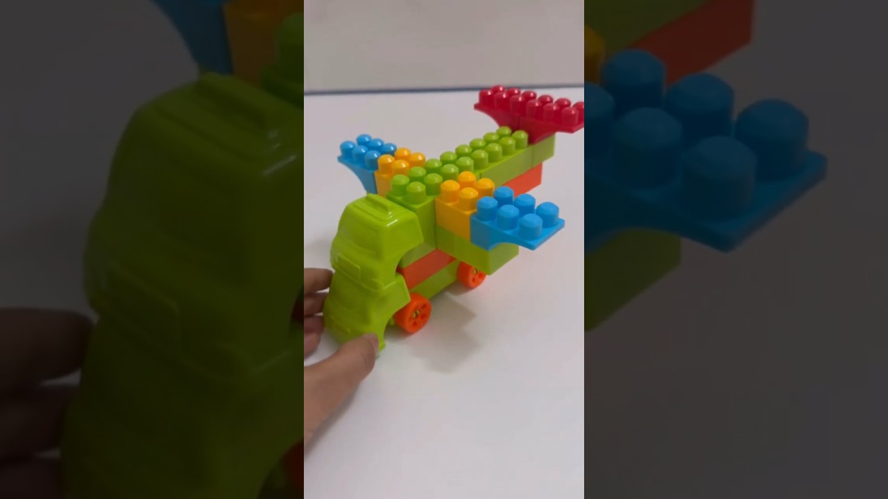 How to build a plane with building blocks 