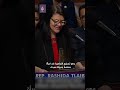 النائبة الأمريكية رشيدة طليب تبكي بعد عزل  إلهان عمر من لجنة الشؤون الخارجية بالكونغرس نجومي