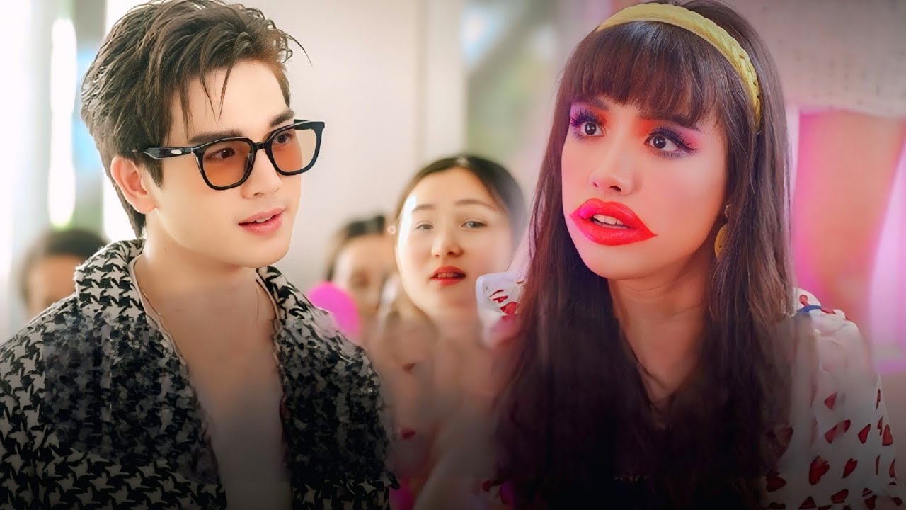 بنت قبيحه لو شافة نفسها في المرايا يغمى عليا لكن اجمل شاب بياخد قطمه من تفاحتها وبيقع في غرامها